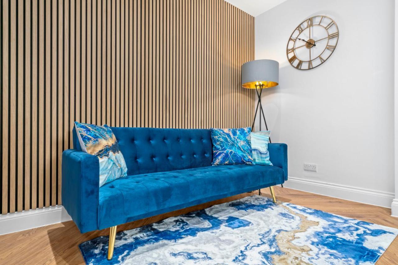 Stylish 4 Bed-town Centre *