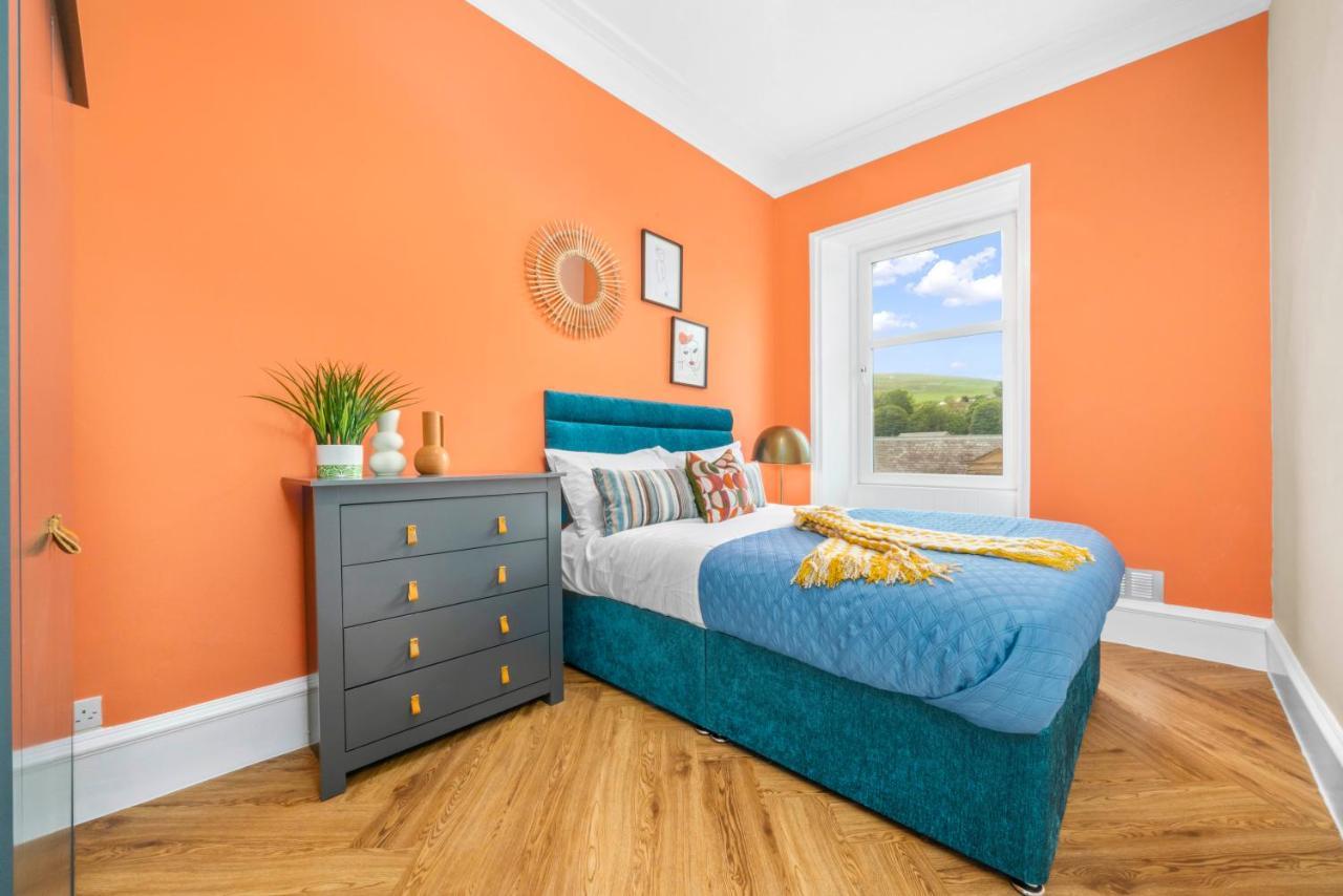 Stylish 4 Bed-town Centre *